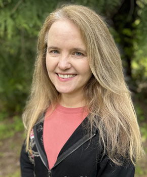 Photo of Elizabeth Longo