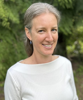 Photo of Jenn Holland